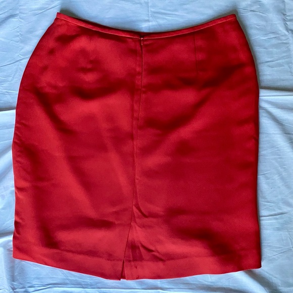 Casual Corner Women’s Red Suit - Picture 6 of 6